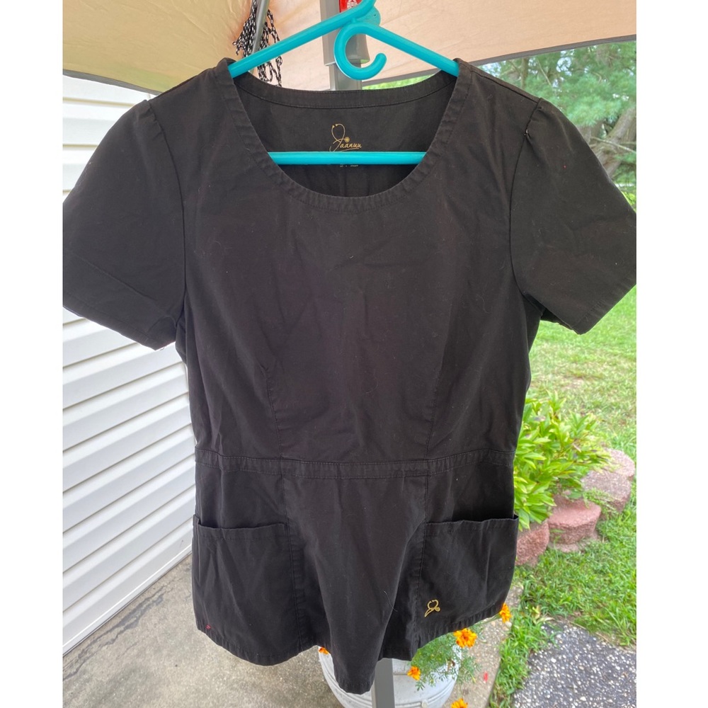 Jaanuu black scrub top